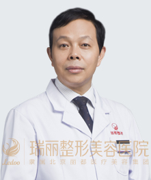 王新灿
